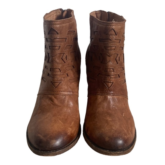 HS TRASK British Tan Cut out Ankle Boots/Booties 8 M brown Leather Almond toe - Picture 1 of 12